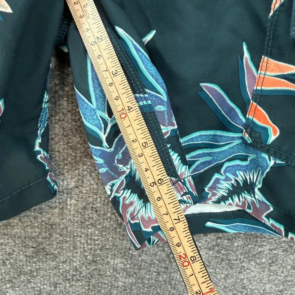 Billabong Board Shorts Men XS Teal Floral Bottle Opener Recycler Layback Trunks‎